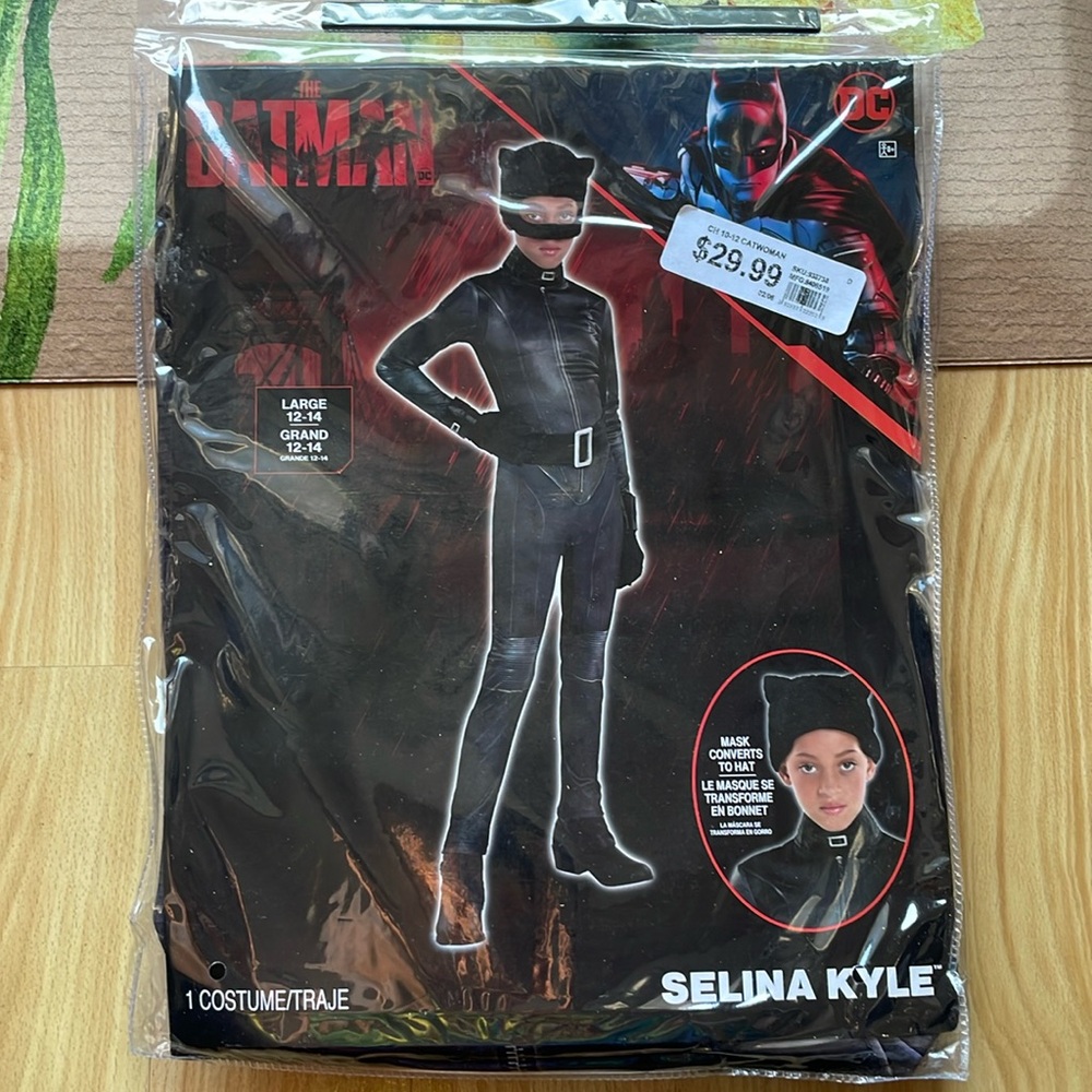 🦇BATMAN🦇Selina Kyle Halloween costume for kids >> size Large >> NWT/NIP